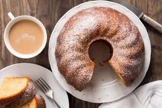 Ciambellone 7 vasetti: la ricetta della torta allo yogurt senza bilancia