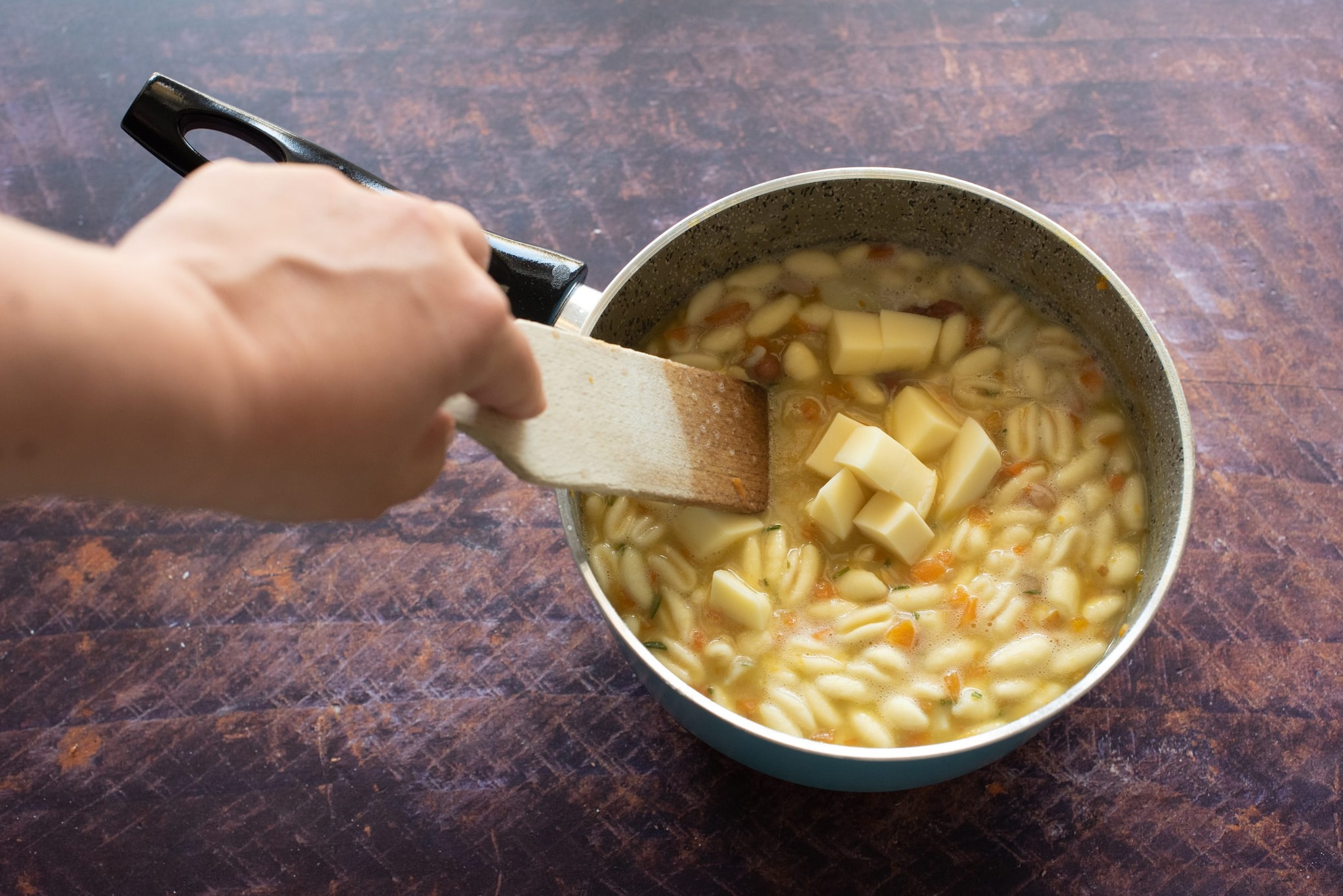 Pasta patate e fagioli la ricetta del primo piatto cremoso e nutriente