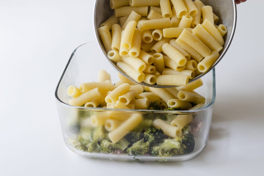 Pasta al forno broccoli, pancetta e scamorza la ricetta del pranzo