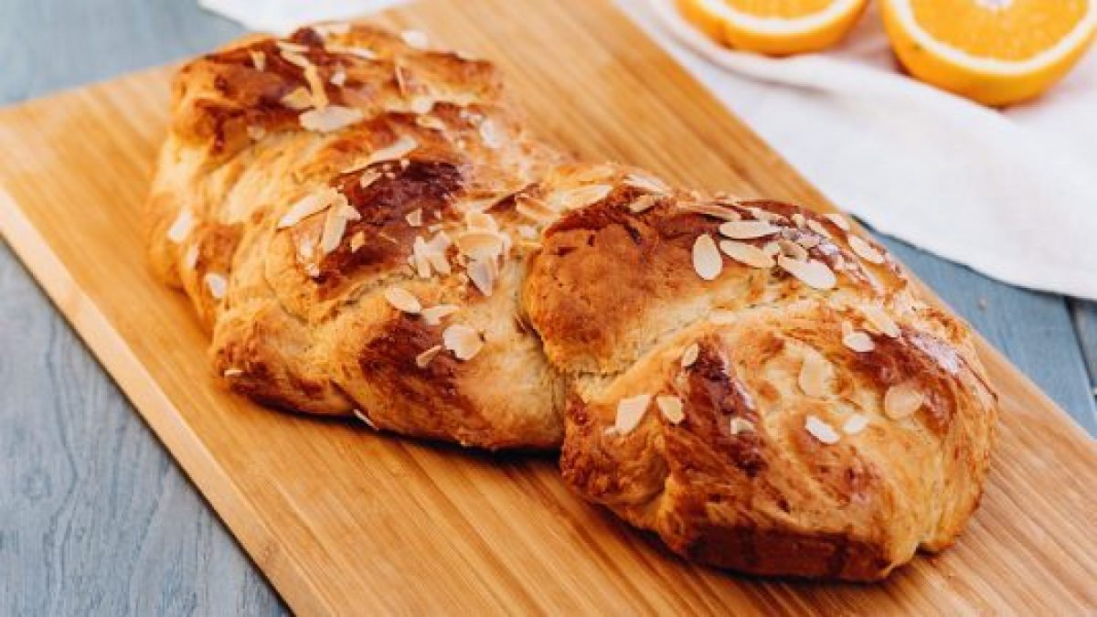 Pain brioche all'uvetta la ricetta della treccia di pan brioche morbida e profumata