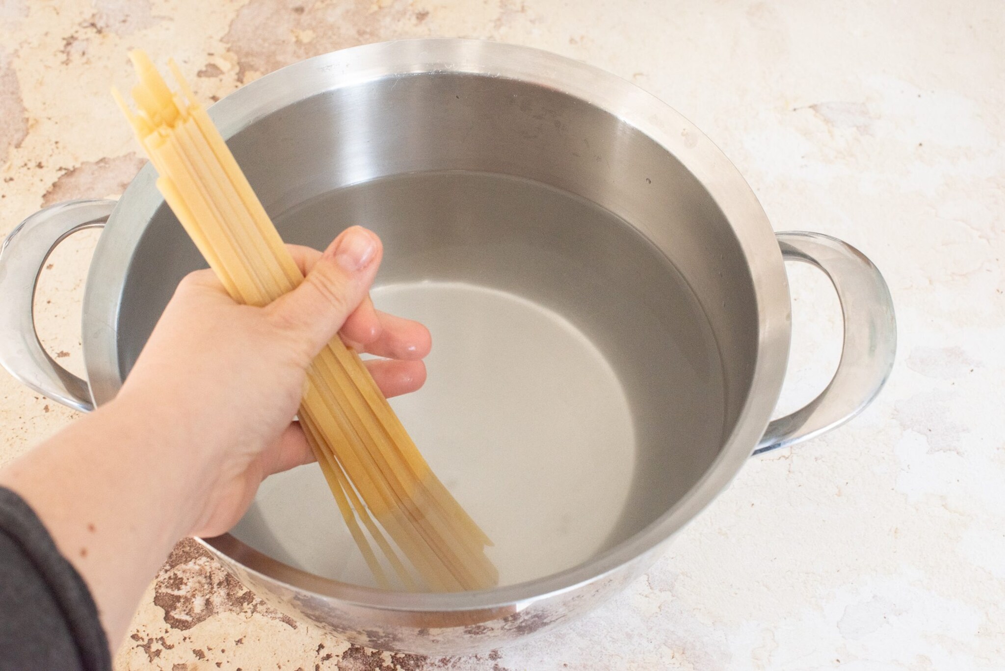 Pasta seppie e piselli la ricetta del primo piatto facile e gustoso