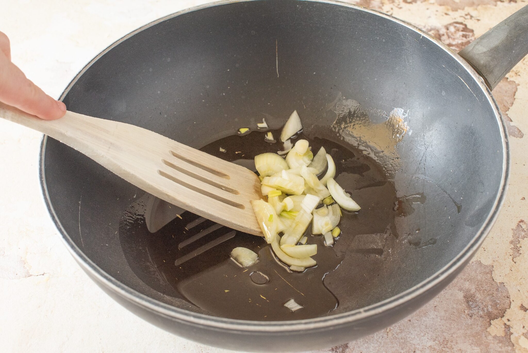 Pasta seppie e piselli la ricetta del primo piatto facile e gustoso