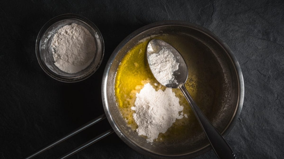 Roux la ricetta della preparazione di base per addensare salse e sughi