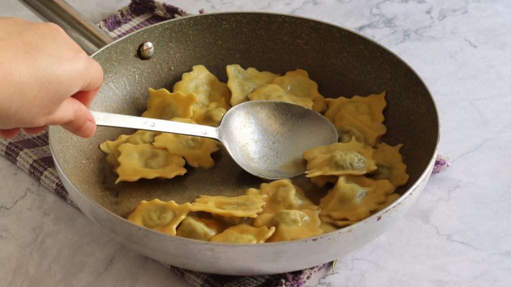 Agnolotti la ricetta della pasta ripiena tipica piemontese