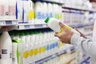 Riciclare facilmente le confezioni del cibo: arriva la legge sull'etichetta ambientale