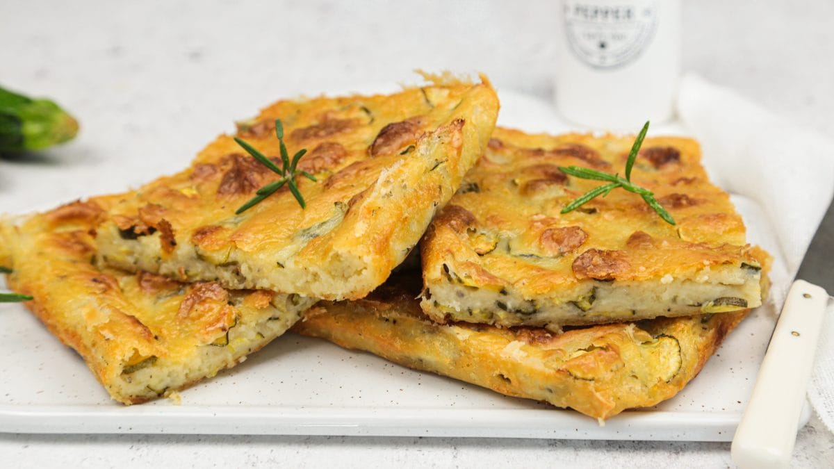 schiacciata di zucchine veloce croccante