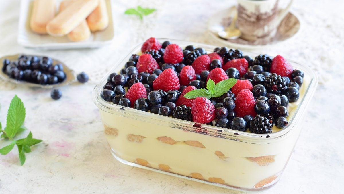 tiramisu ai frutti di bosco