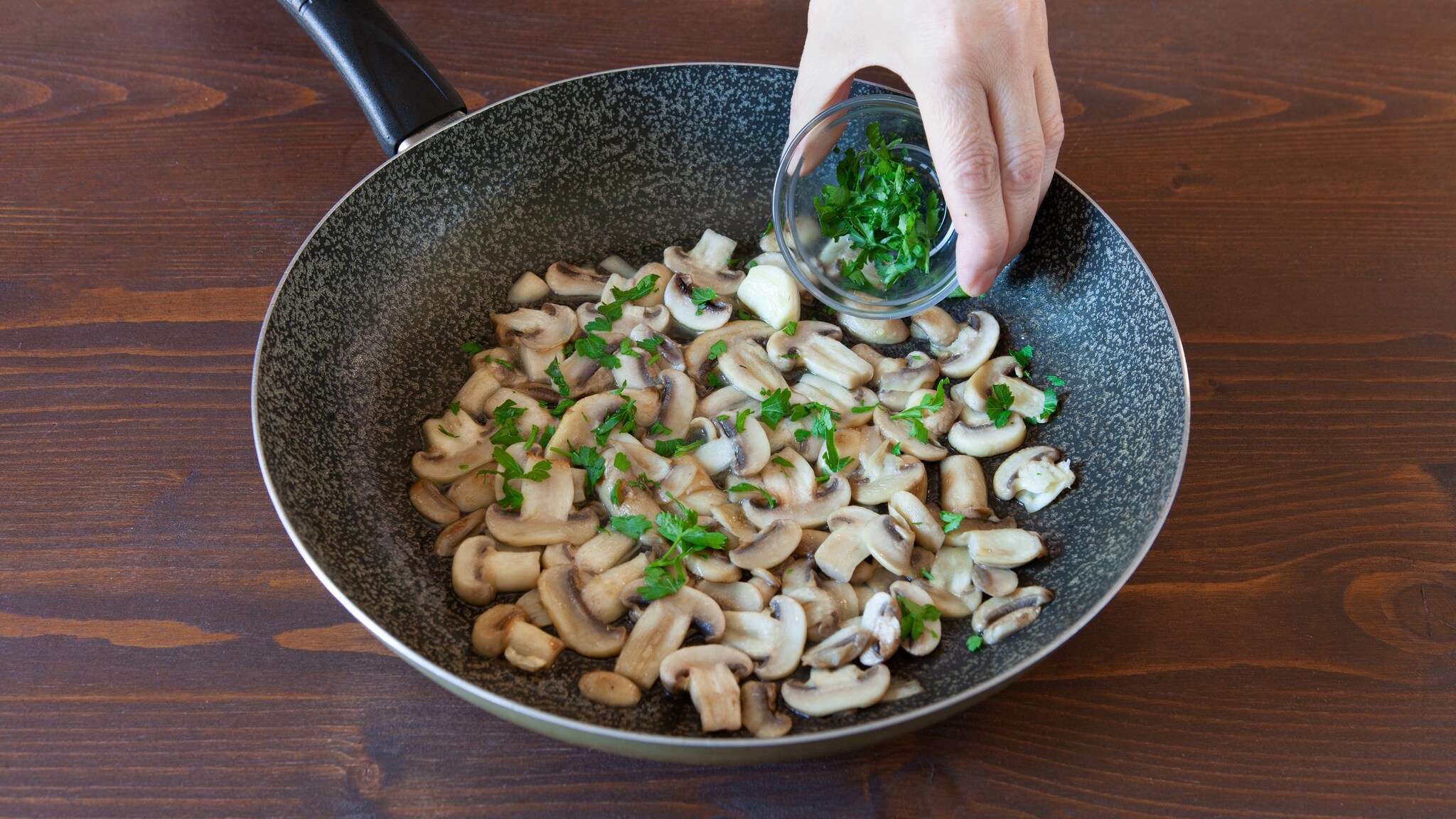 Involtini di prosciutto cotto, formaggio e funghi la ricetta del