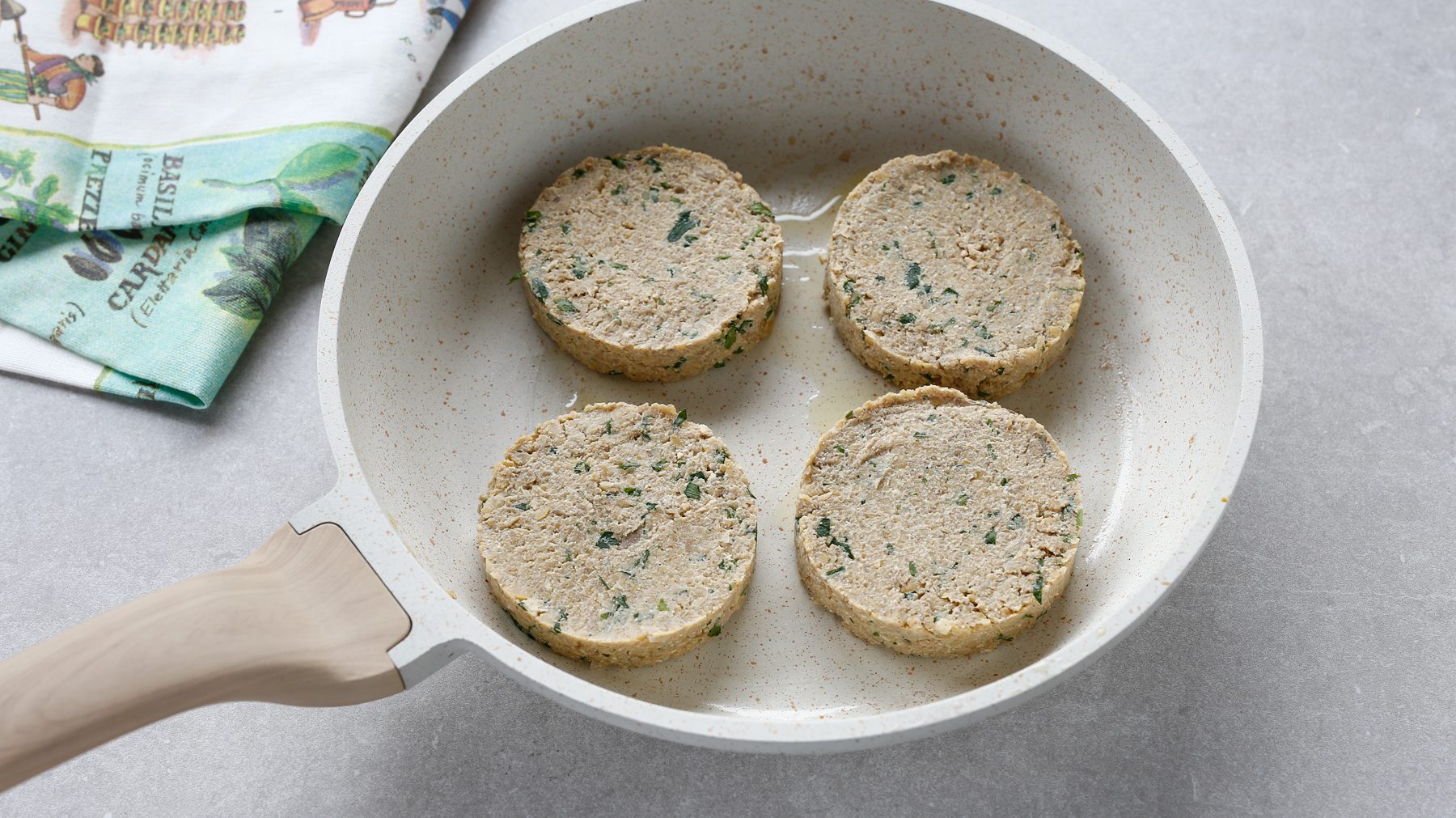 Burger di seitan la ricetta del secondo piatto vegano e gustoso