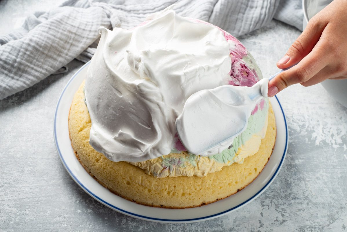 Baked Alaska la ricetta originale della torta americana con ripieno di gelato