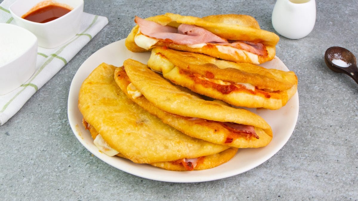 Pizza fritta la ricetta per fare in casa il celebre street food partenopeo