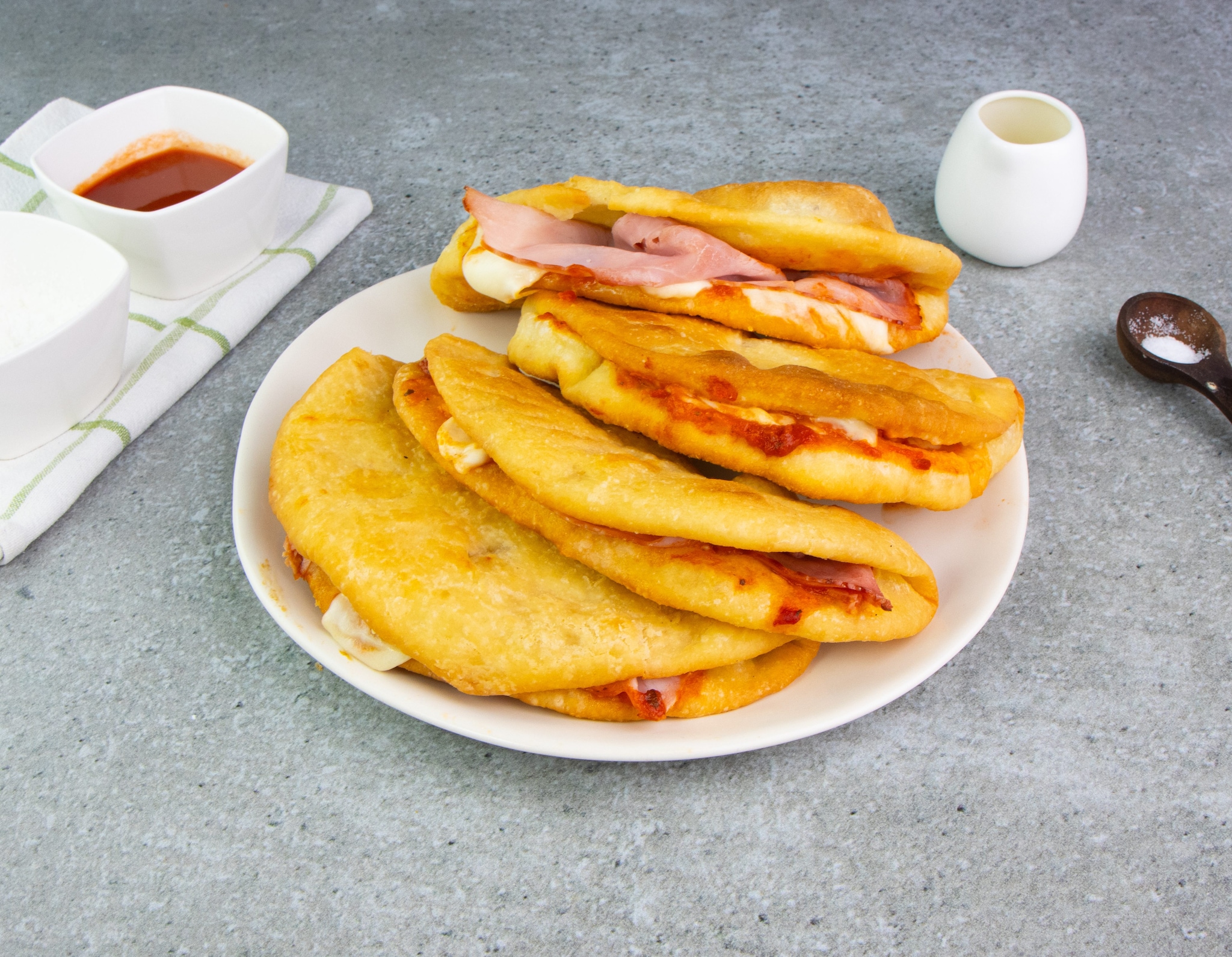 Pizza fritta la ricetta per fare in casa il celebre street food partenopeo