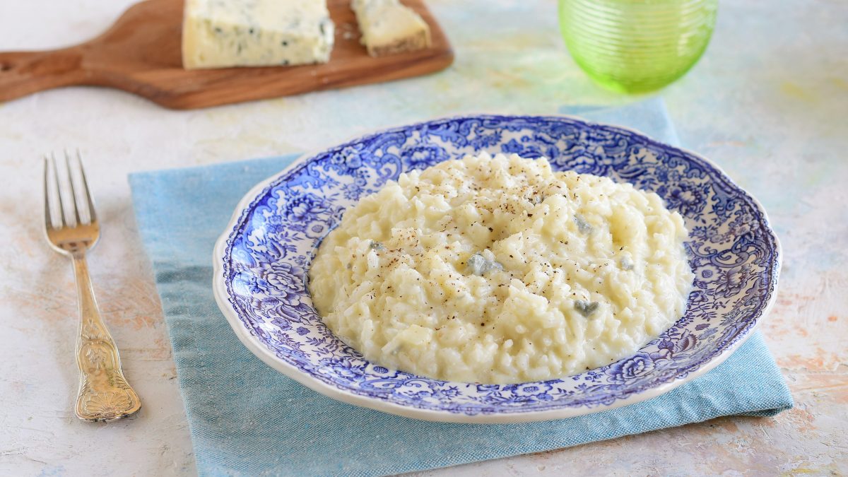 Risotto ai 4 formaggi la ricetta del primo cremoso e saporito