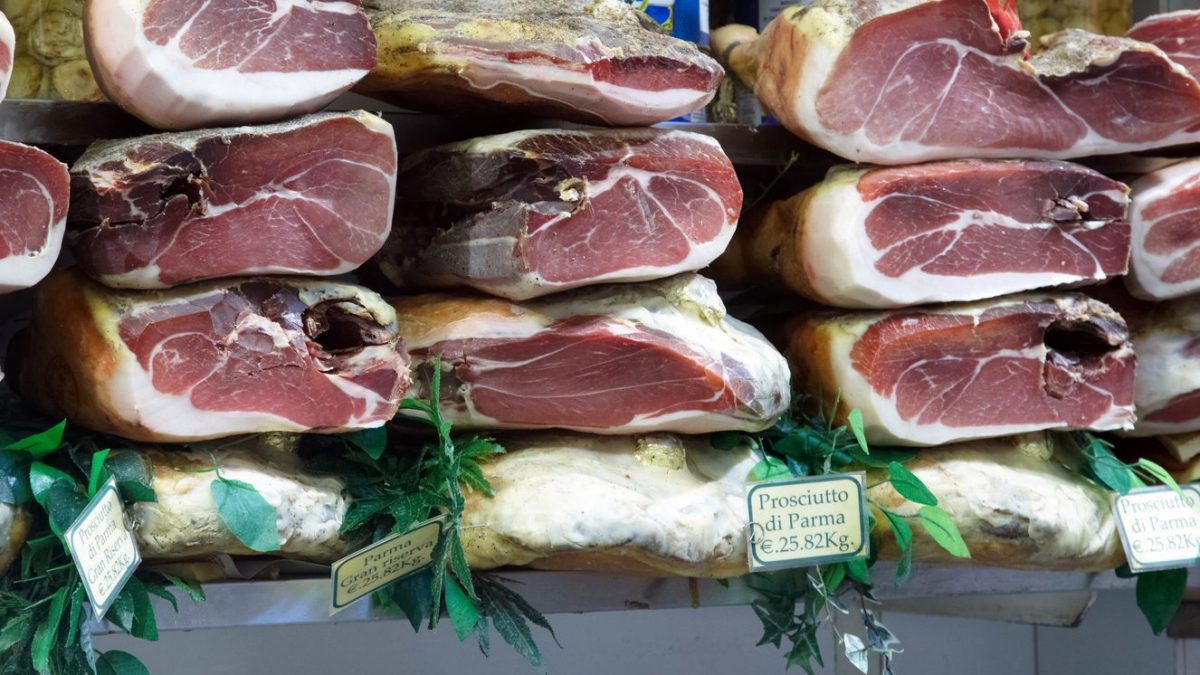 Prosciutto crudo cos'è, come si produce, come sceglierlo