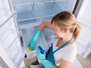 cleaning-refrigerator