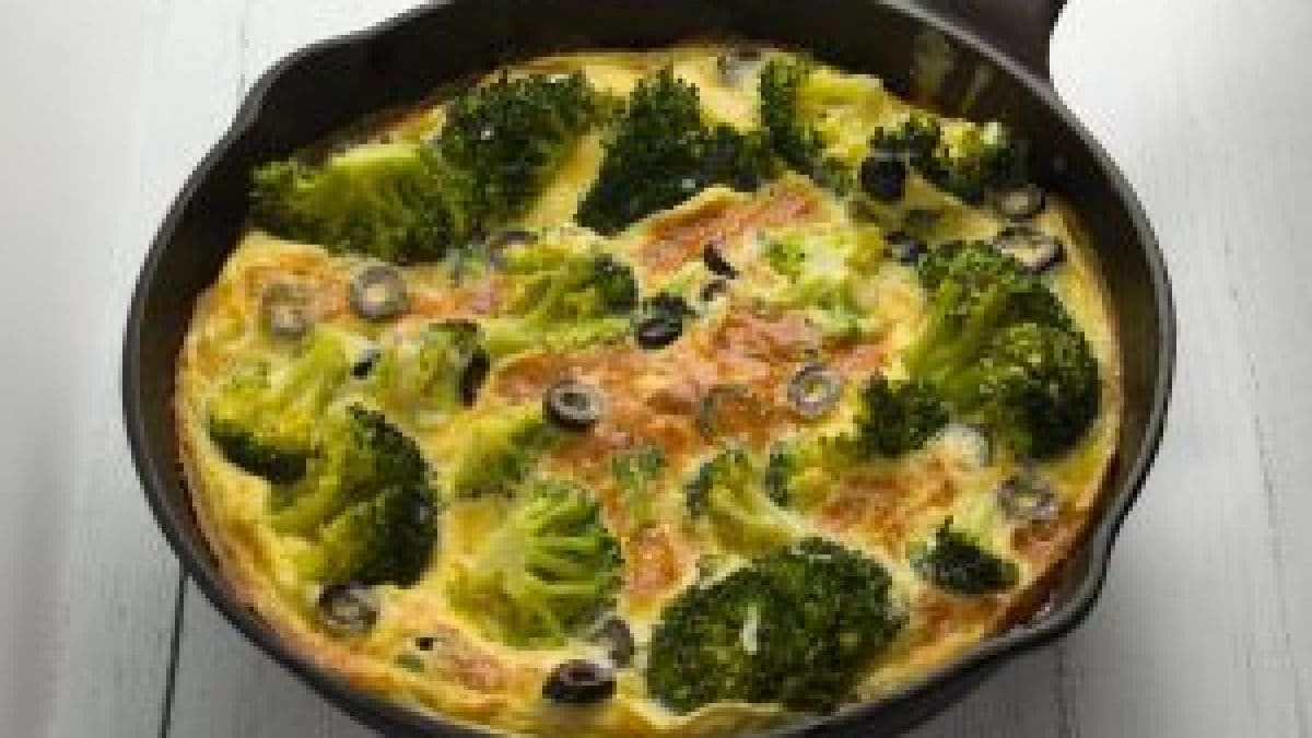 Mediterranean Broccoli and Cheese Omelet: a very tasty and delicious recipe