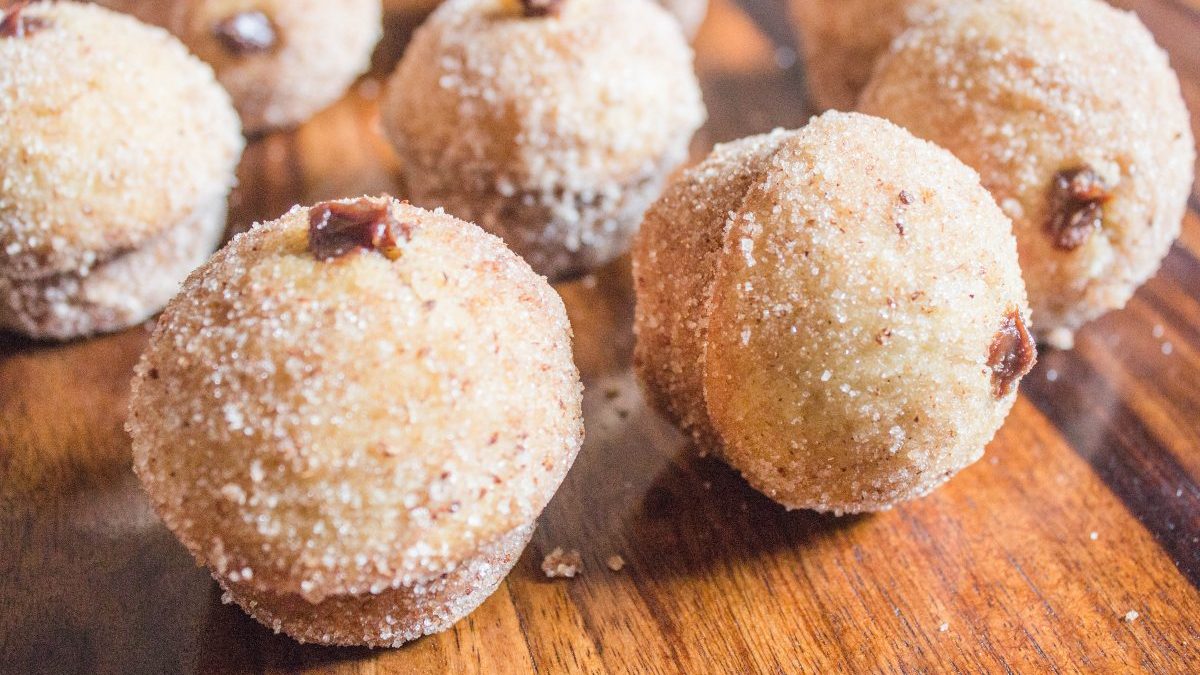 Hazelnut cream filled donut holes These are the surprising nofry