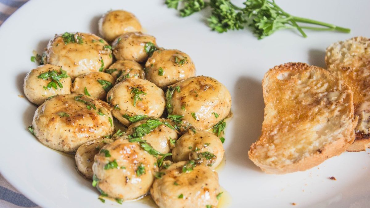 Oriental sauteed mushrooms