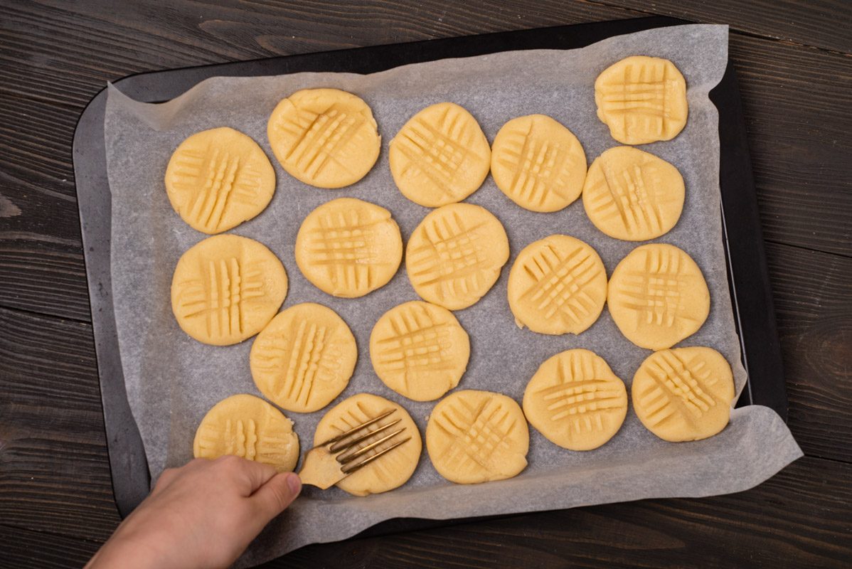 Mayonnaise Cookies the easy way to use mayonnaise in your baking