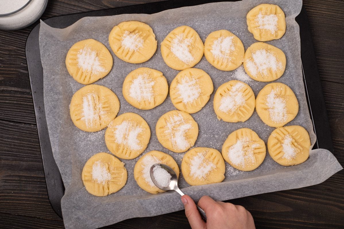 Mayonnaise Cookies the easy way to use mayonnaise in your baking