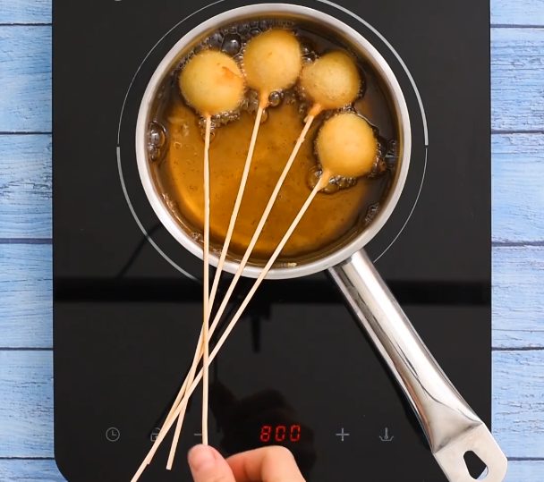 DeepFried Strawberries Recipe