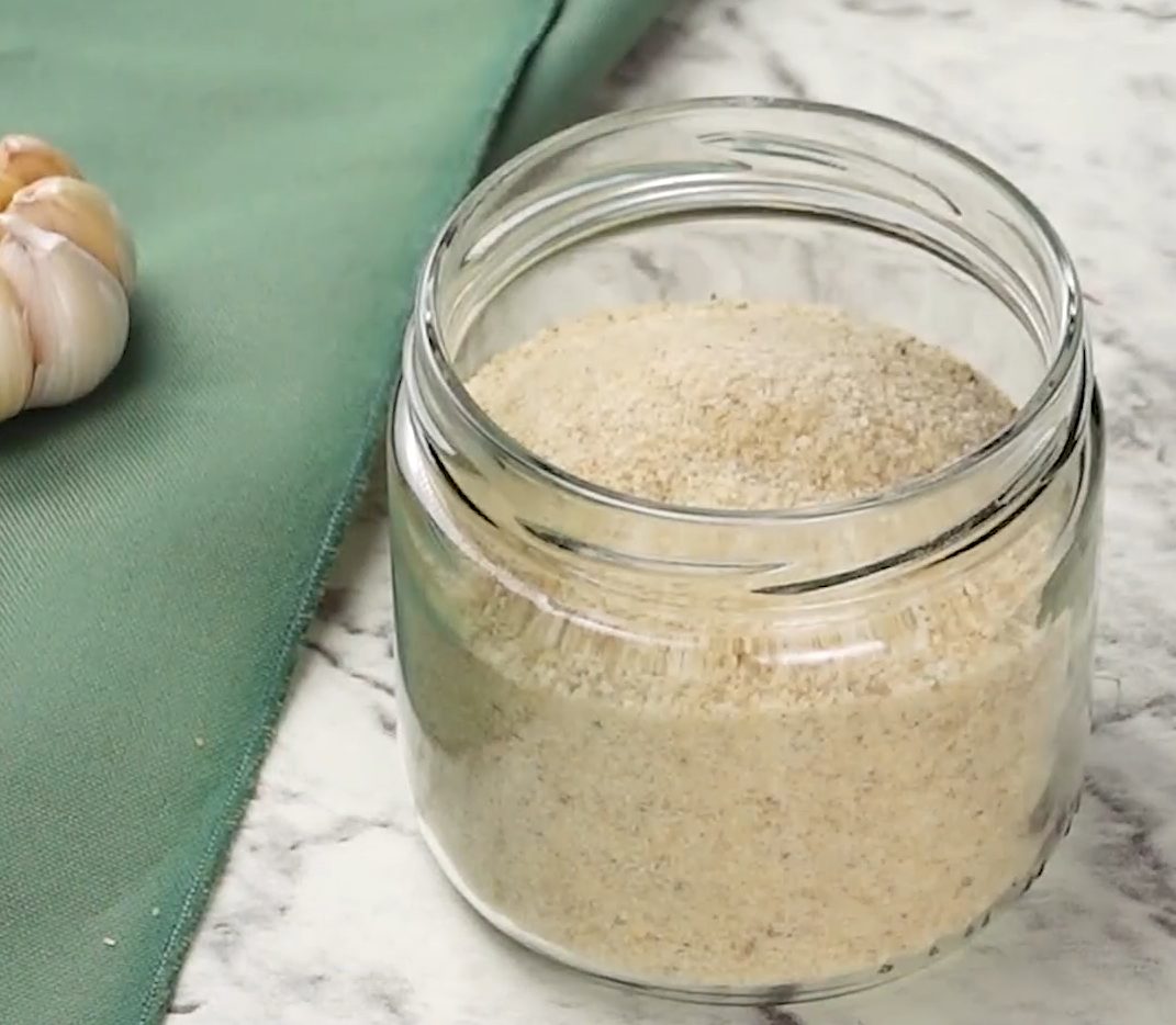 How To Make Flavored Salt (Garlic And Rosemary Salt)