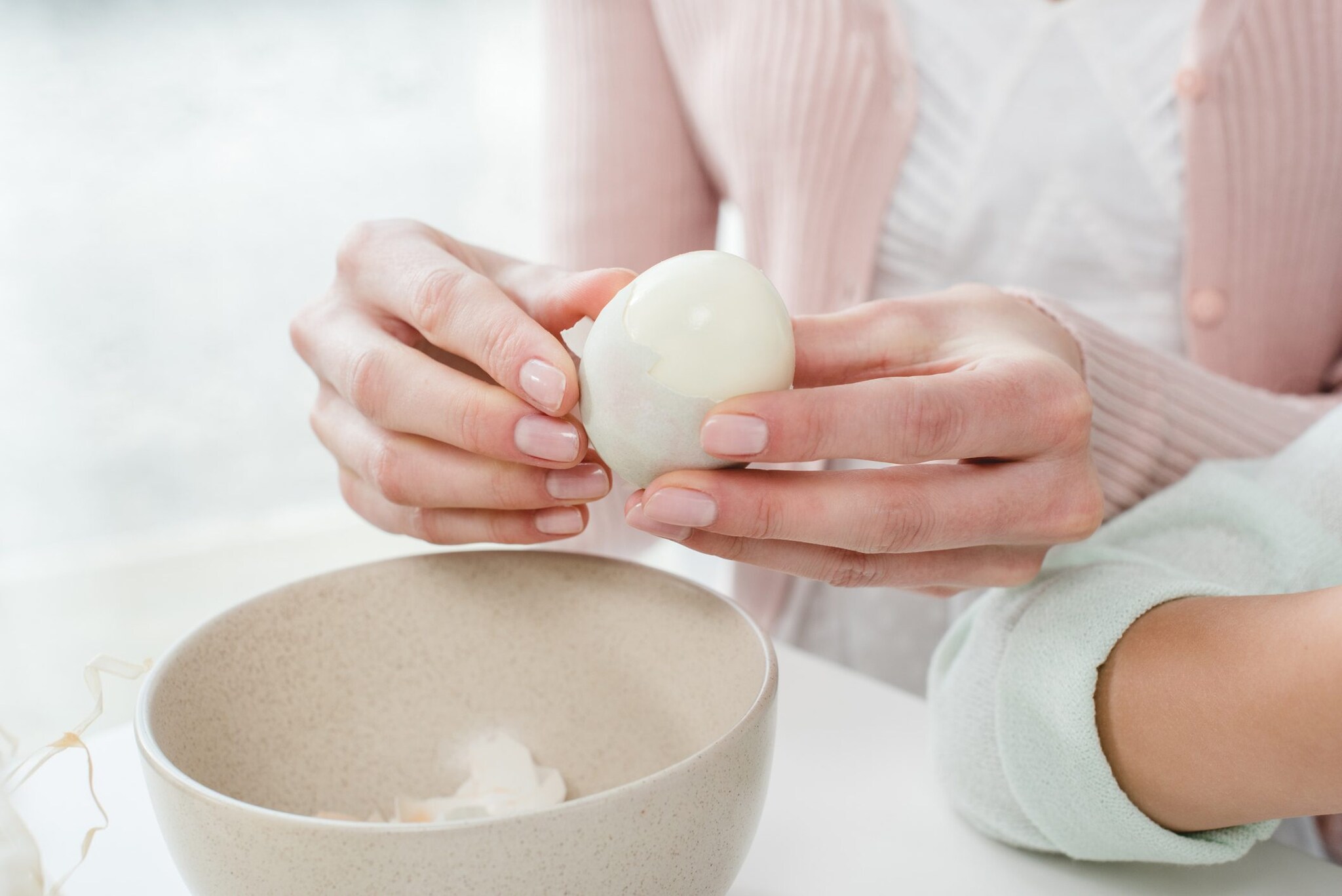 5 Quintessential Ways To Peel Eggs Perfectly — These Work Every Time!