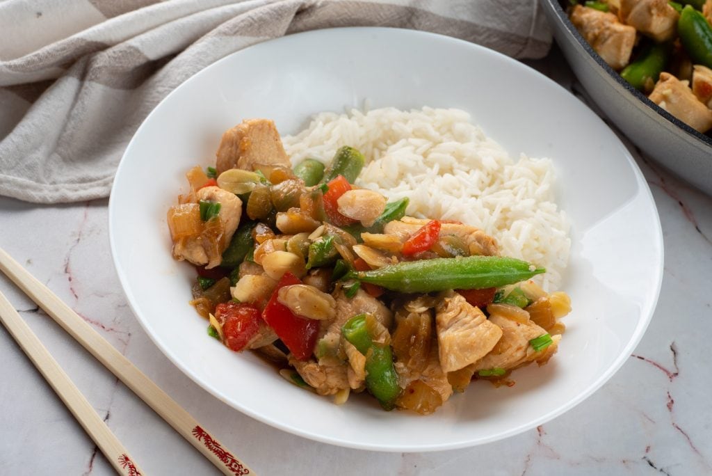 what is almond chicken