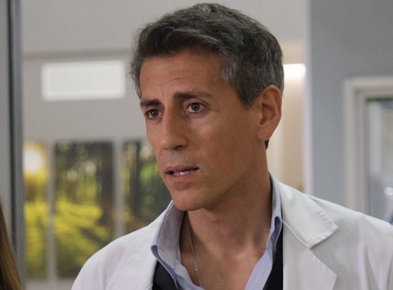 Chi sono i nuovi personaggi di Doc nelle tue mani 2 i nomi dei 6 attori nel cast Chi sono i nuovi personaggi di Doc nelle tue mani 2 i nomi dei 6 attori nel cast