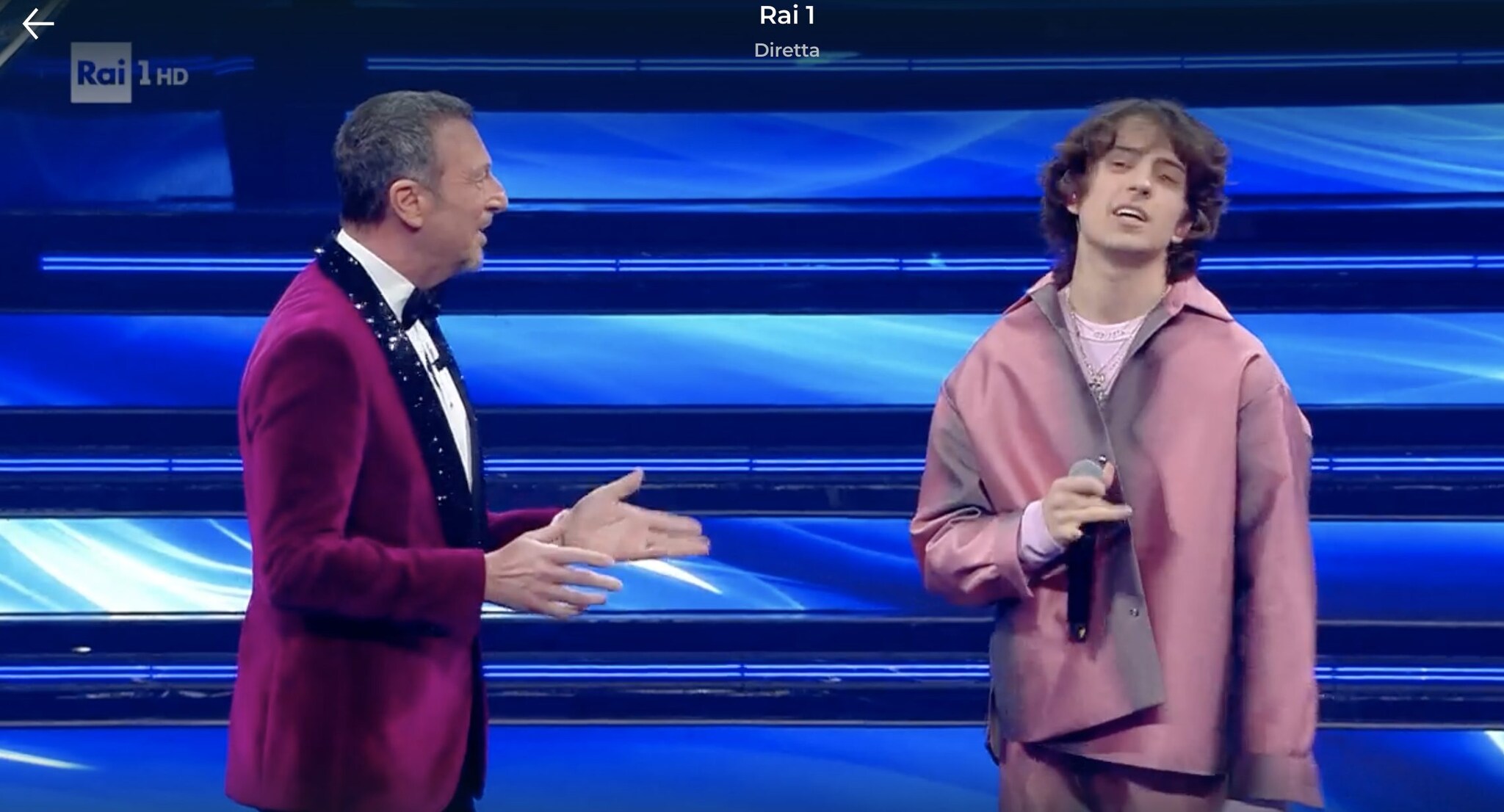 Sangiovanni a Sanremo 2022 canta Farfalle