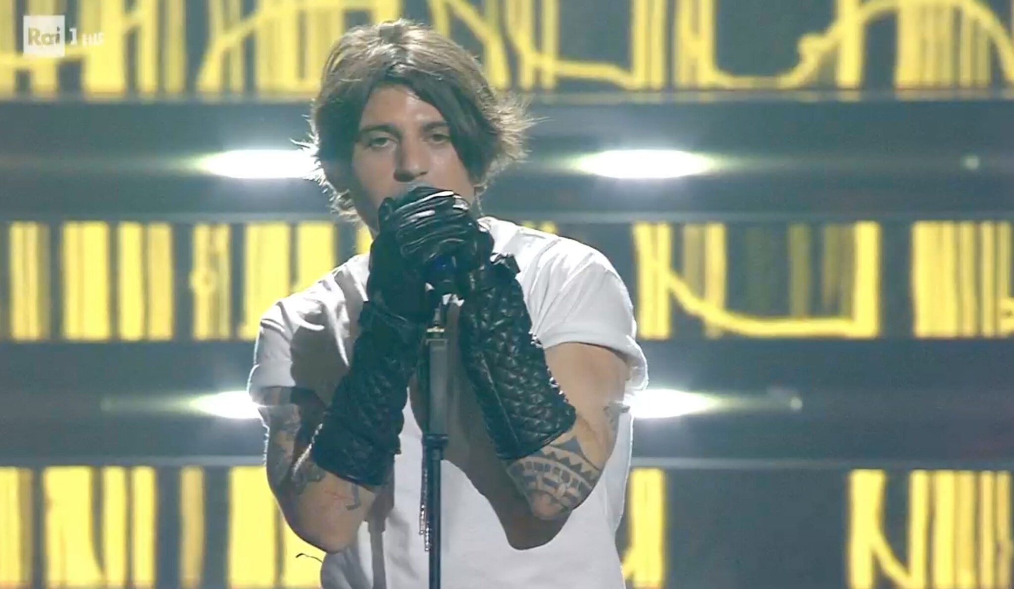 Rkomi a Sanremo 2022 canta