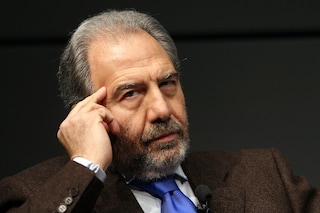 È Antonio Caprarica l'anti Orsini della Tv, sono bastati due video virali