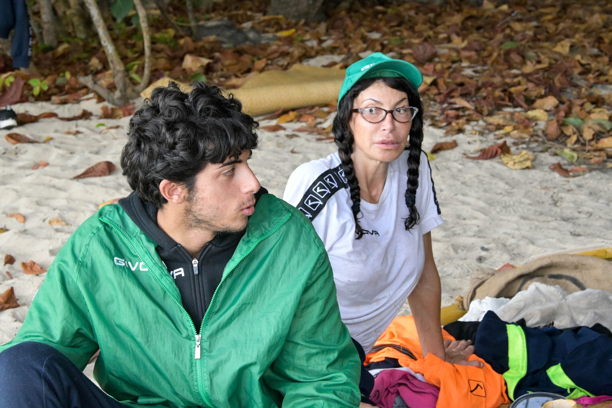 Carmen Di Pietro discute con il figlio Alessandro all'Isola "Sei stato