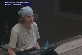 Amici 21, Albe dedica un pensiero ai suoi compagni: "Sono cambiato, ho imparato molto da tutti voi"