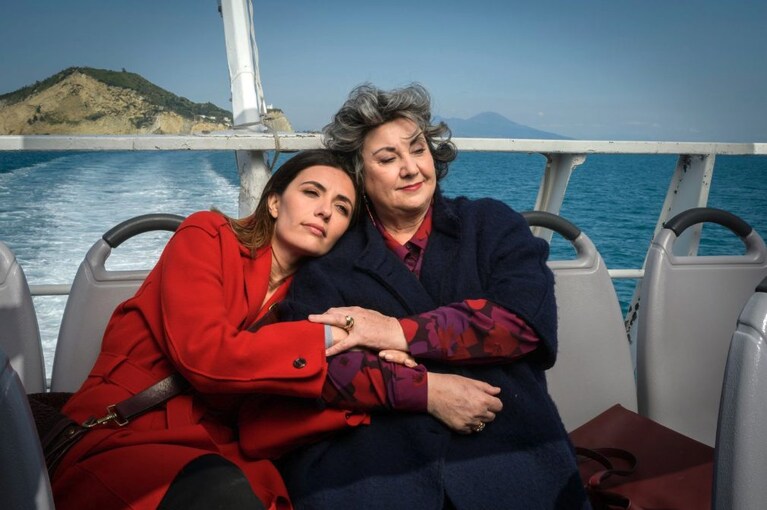 Marisa Laurito con Serena Rossi nella serie tv Mina Settembre.