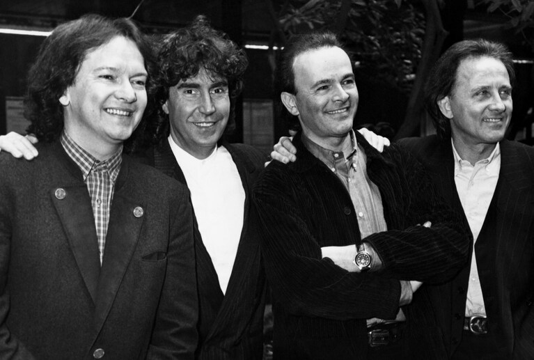 ©LaPresse Archivio storico Spettacolo Anni 90 Roby Facchinetti Nella foto: il gruppo dei Pooh formato da Roby Facchinetti, Red Canzian, Stefano d'Orazio e Dodi Battaglia