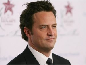 Morte di Matthew Perry, medico si dichiara colpevole per la fornitura di ketamina: rischia fino a 40 anni di carcere