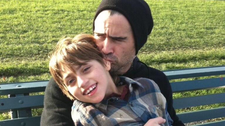 Una foto di qualche anno fa. Colin Farrell con il piccolo James in braccio.