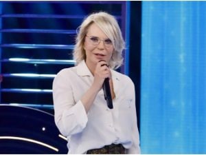 Amici e Uomini e Donne cambiano programmazione a Pasqua 2026: quando tornano le puntate con Maria De Filippi