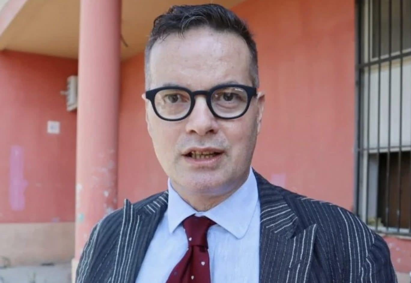 Klaus Davi: "Sono gay ma solo attivo. I boss della 'ndrangheta? La metà sono bisessuali"