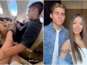 Il figlio di Paolo Bonolis fidanzato con la creator Martina Dotti, mano nella mano a bordo dell’aereo privato