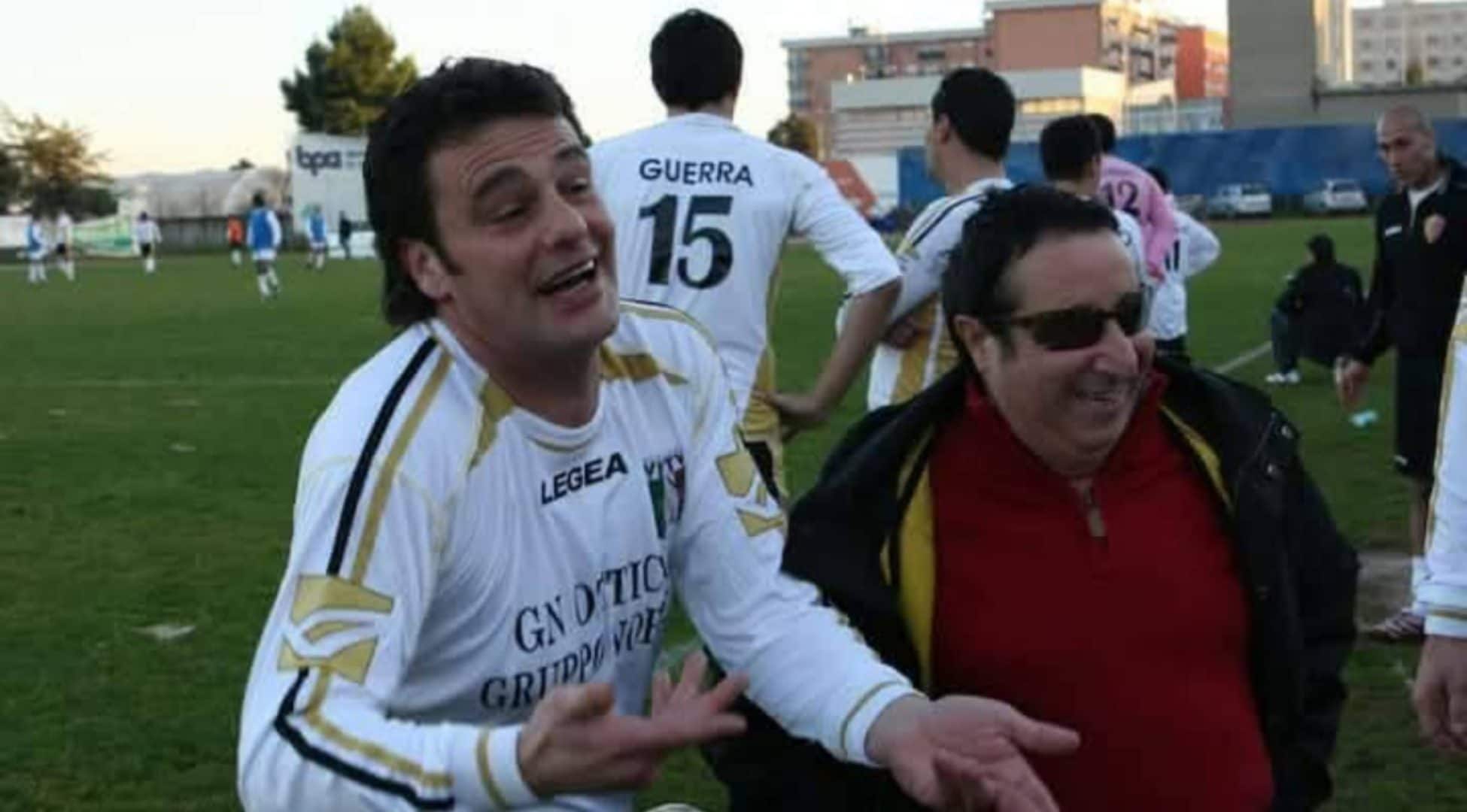 Claudio Di Napoli, regista e amico di Alvaro Vitali: “È morto sui gradini di casa, stava soffrendo come un cane”