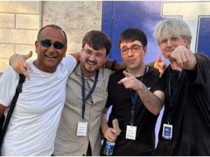 Carlo Conti fa pace con i FuckYourClique: non li volle a Sanremo 2025 con Fedez e loro gli scatenarono contro i fan