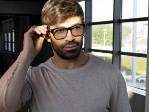 Gianni Sperti era fidanzato? Il messaggio sulla fine di una storia: “Meglio mi occupi di quelle degli altri”