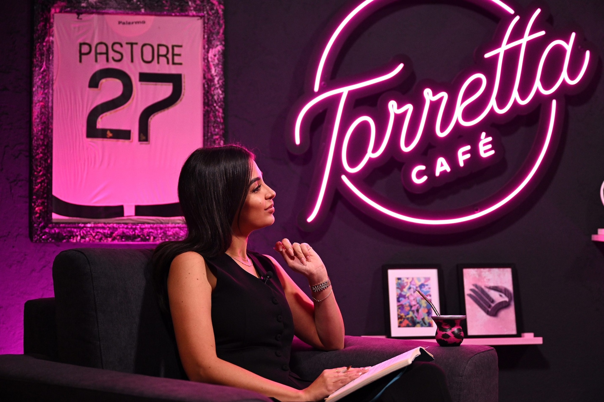 Sarah Castellana alla conduzione di "Torretta Cafè", prodotto dal canale ufficiale del Palermo.