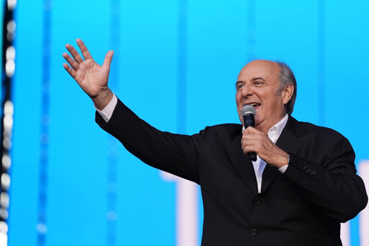Gerry Scotti ha smesso di essere un tappabuchi, è lui il volto del rilancio di Canale 5