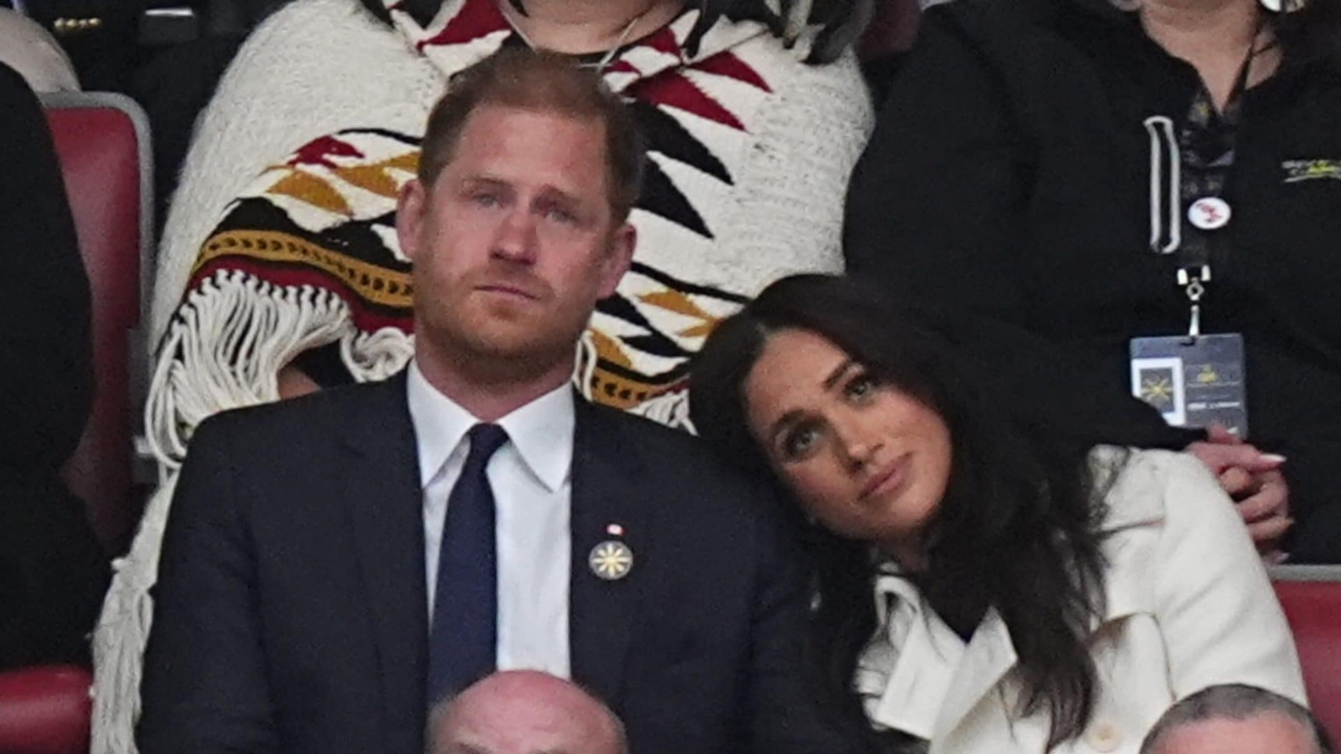 Harry e Meghan Markle licenziano il personale per risparmiare: "Mutuo da 9,5 milioni e tasse da 288.000 dollari"