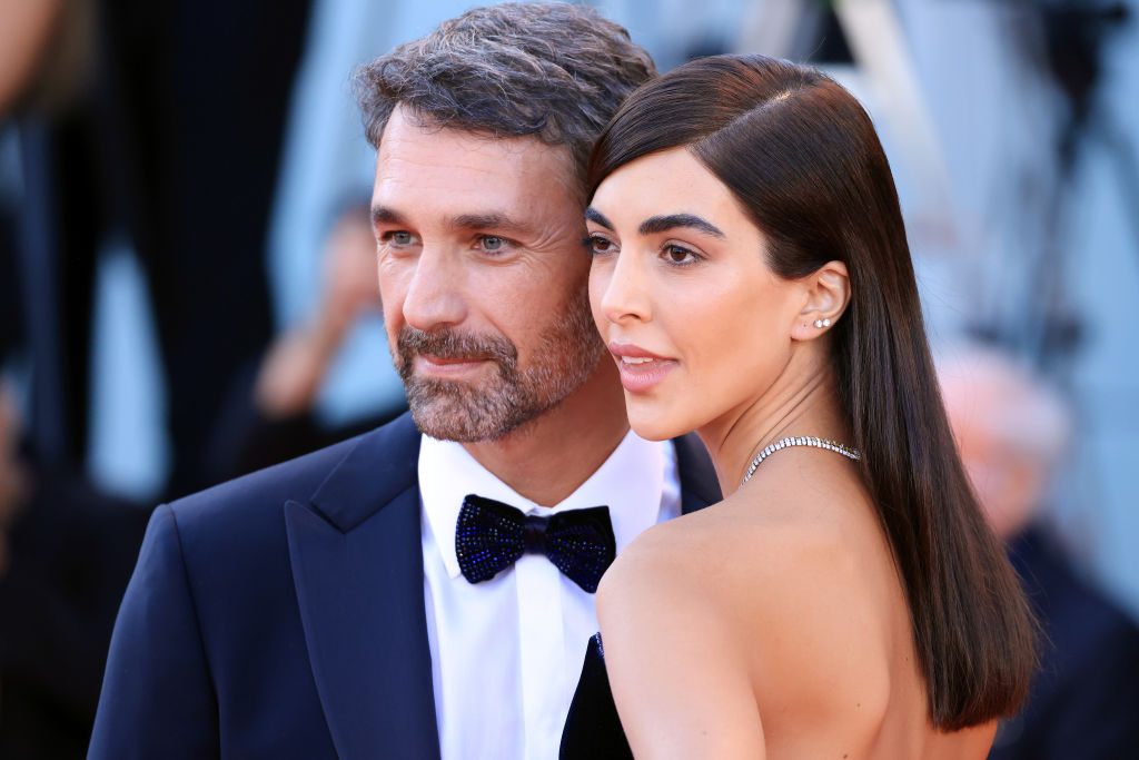 "Vicino a Raoul Bova ci sono le figlie e la ex moglie Chiara Giordano", Rocío in chiesa con sua madre a pregare