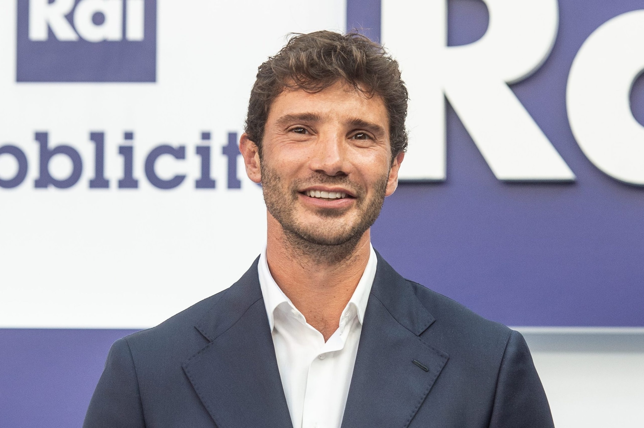 Stefano De Martino e il gossip: "Vogliono trovarmi una fidanzata a tutti i costi. Non ho nulla da nascondere"