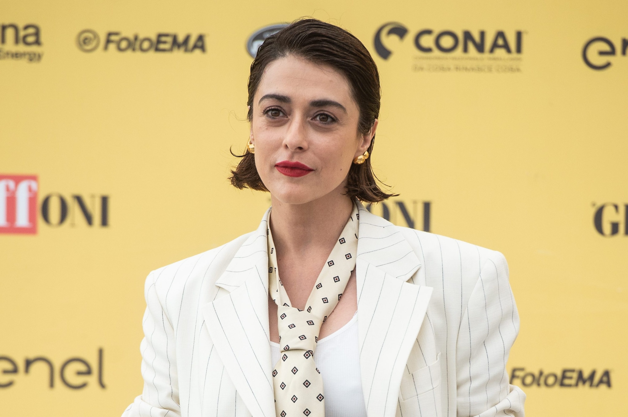 Valentina Lodovini: "Non voglio diventare mamma, stanca di esserlo sul set. Nelle famiglie vedo troppa ansia"